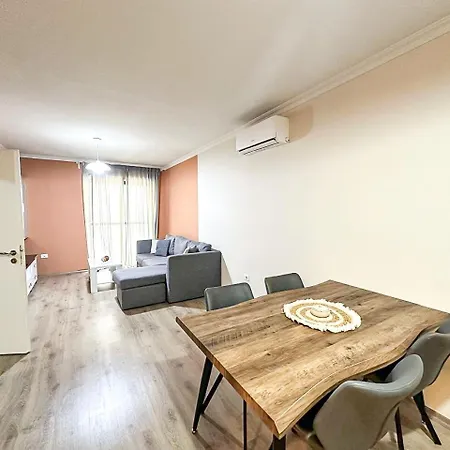 Grand Park 2br アパート