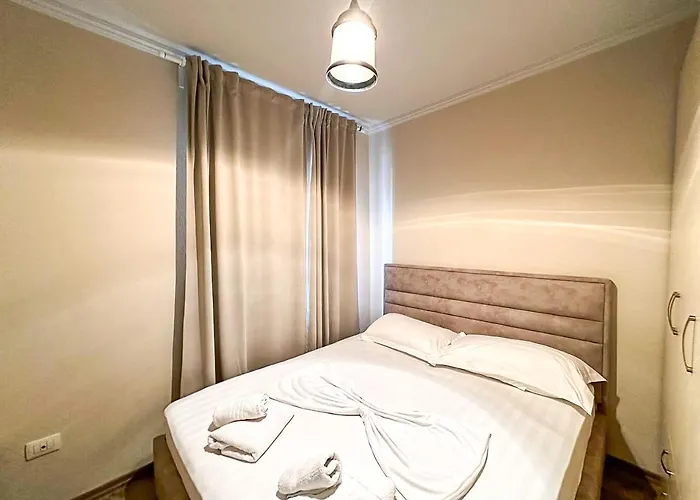 Grand Park 2br Διαμέρισμα Τίρανα